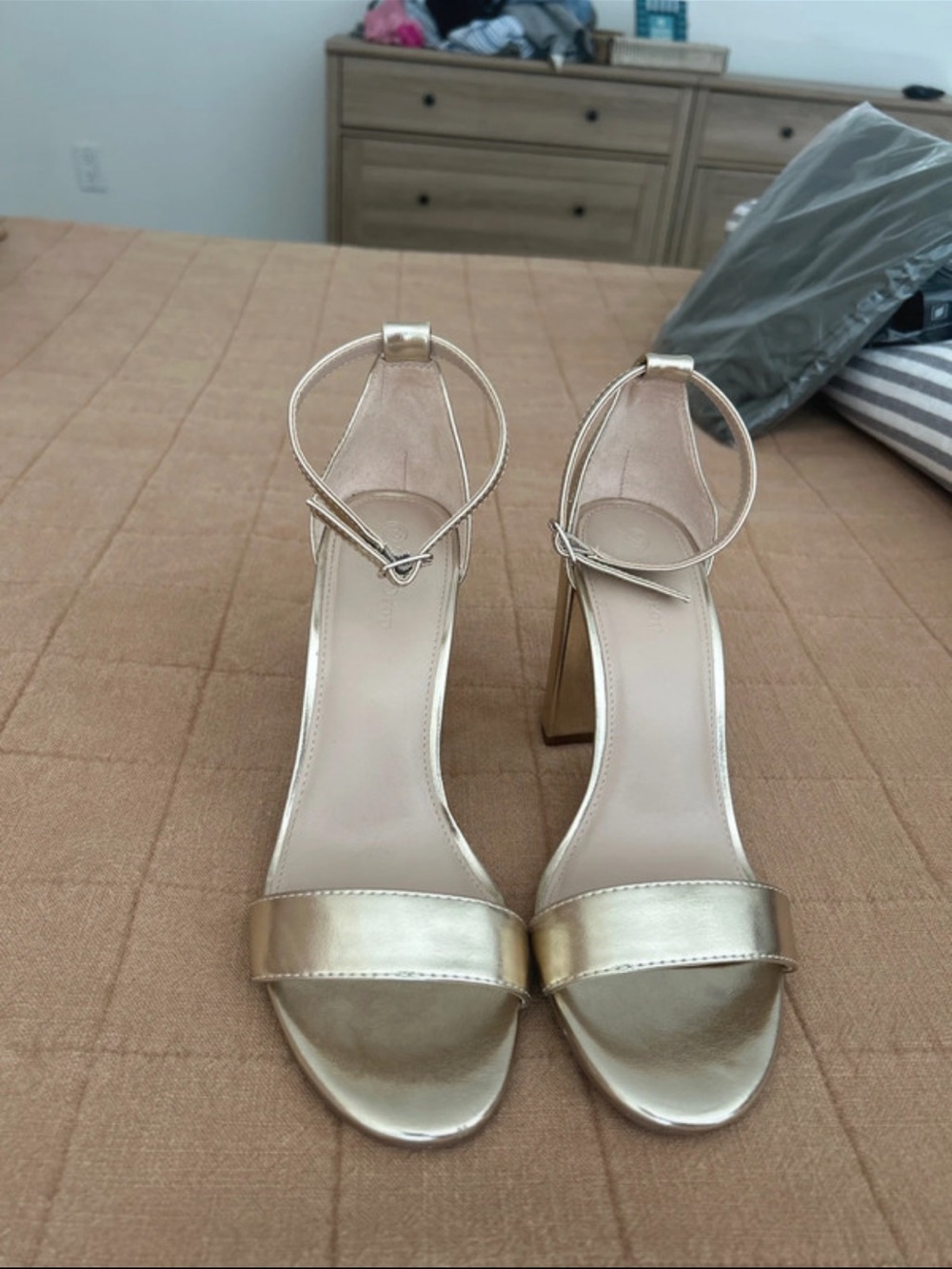 ‘The Drop’ women’s gold heels-sz 8.5